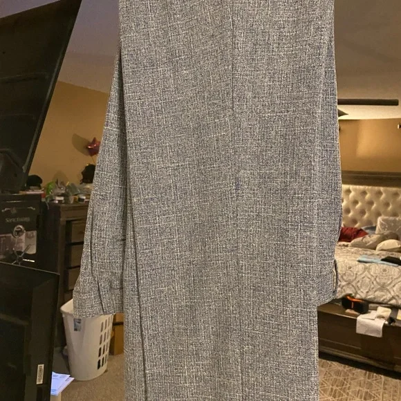 Men's Gray Suit - Picture 4 of 4